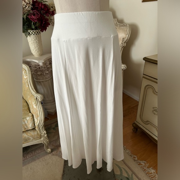 Talbots Dresses & Skirts - Talbots Petites excellent condition white maxi skirt size SP